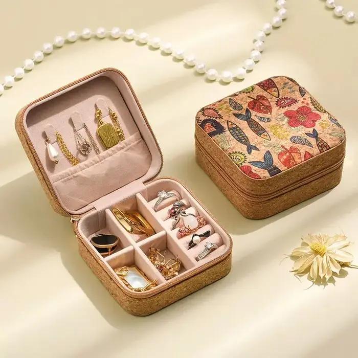 Boîte à bijoux en cuir pour femmes avec compartiments rangement mode boîte cadeau pour bagues colliers et bracelets occasions spéciales