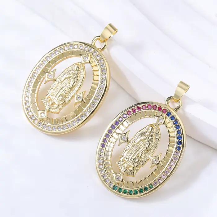 Charm Sainte Vierge Marie plaqué or 18 carats perle coquille émail zircone cubique pour femmes occasions religieuses