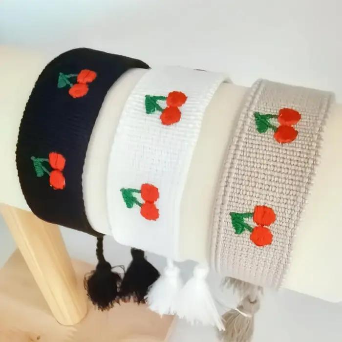 Bracelet bohème brodé en ruban à motif cerise pour femmes
