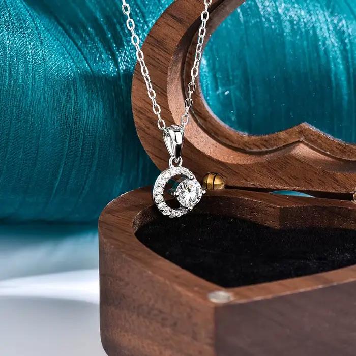 Collier pendentif lune en moissanite en argent sterling S925 LinkerLove pour femme