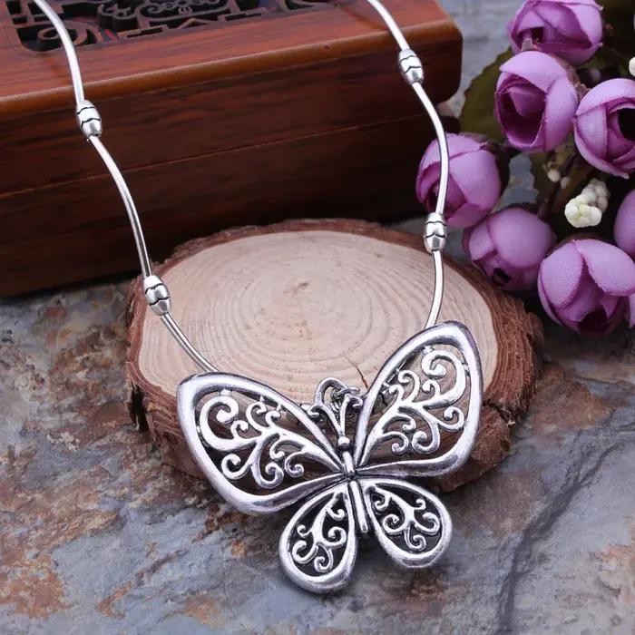 Aihua bohème ethnique déclaration papillon colliers pour femmes tibétain argent métal pendentifs