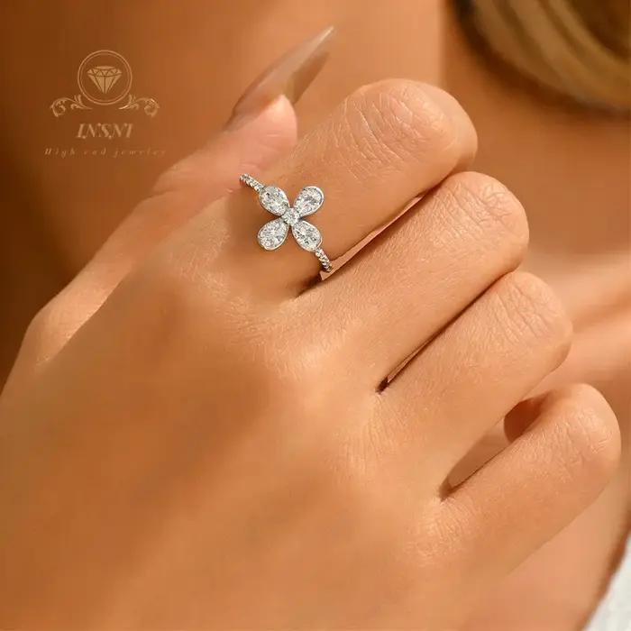 Bague trèfle en argent S925 avec moissanite 1