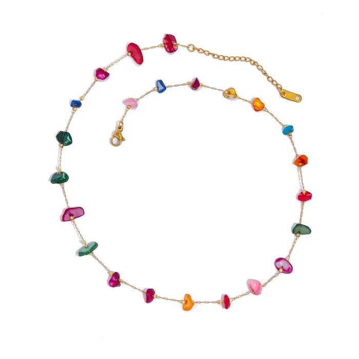 Collier de coquillages colorés pour femmes