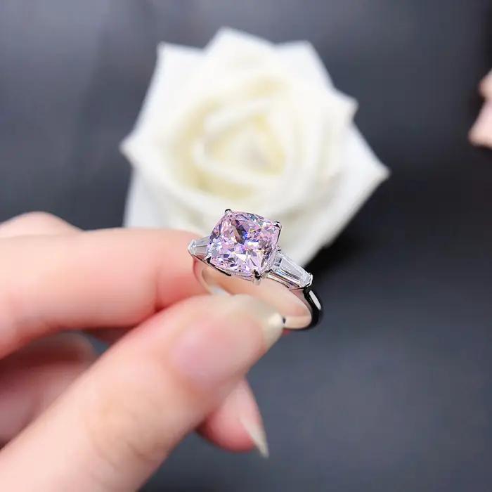 Bague en diamant rose clair coupe coussin pour femme