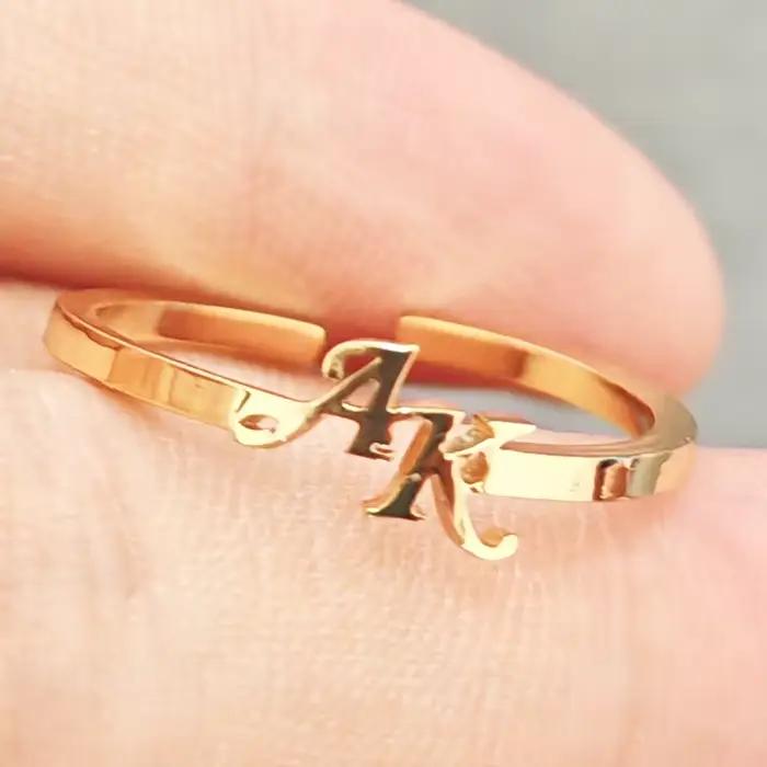 Bague de luxe en acier inoxydable avec initiales personnalisées
