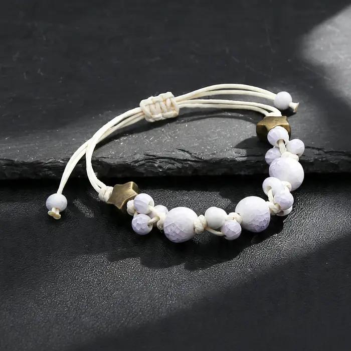 Bracelet en céramique bleu clair fait à la main pour femme