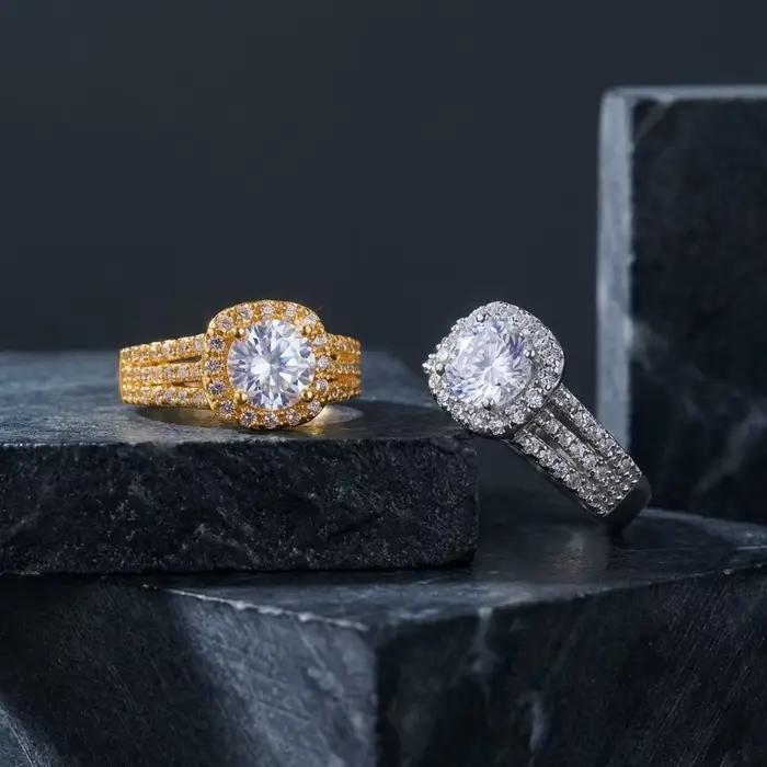 Bague Halo Multi-Rangées Glamour pour Femme en Laiton et Zircon Entièrement Pavé, Triple Bande, Bijou Brillant et Éclatant