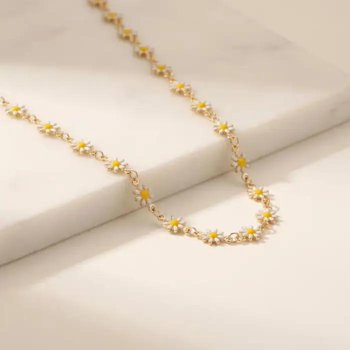 Bijoux d'été, collier de fleurs blanches et colorées pour femmes
