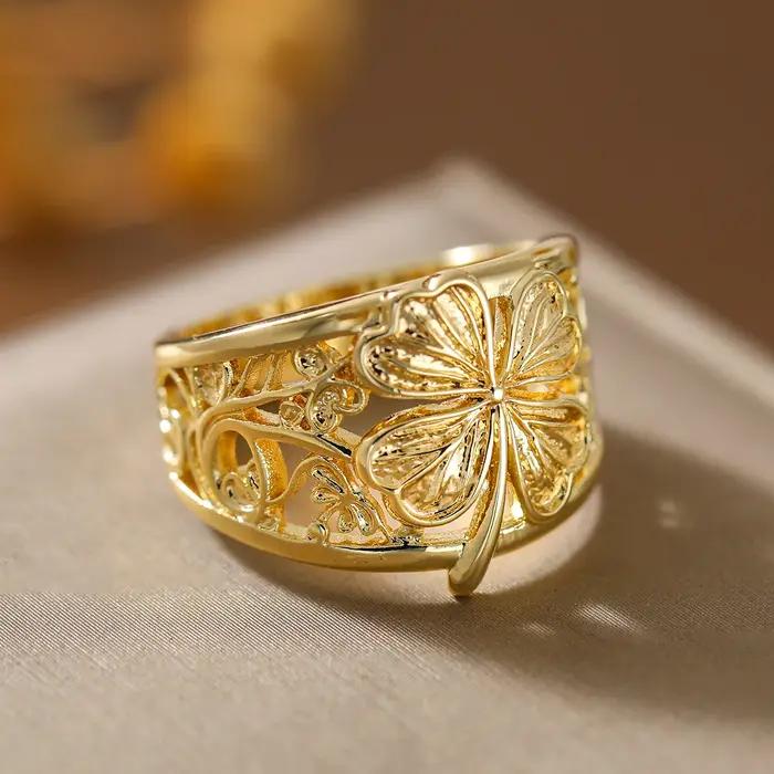 Bague élégante en forme de trèfle à quatre feuilles