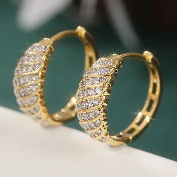 Boucles d'oreilles rondes en zircon synthétique incrusté géométrique doré