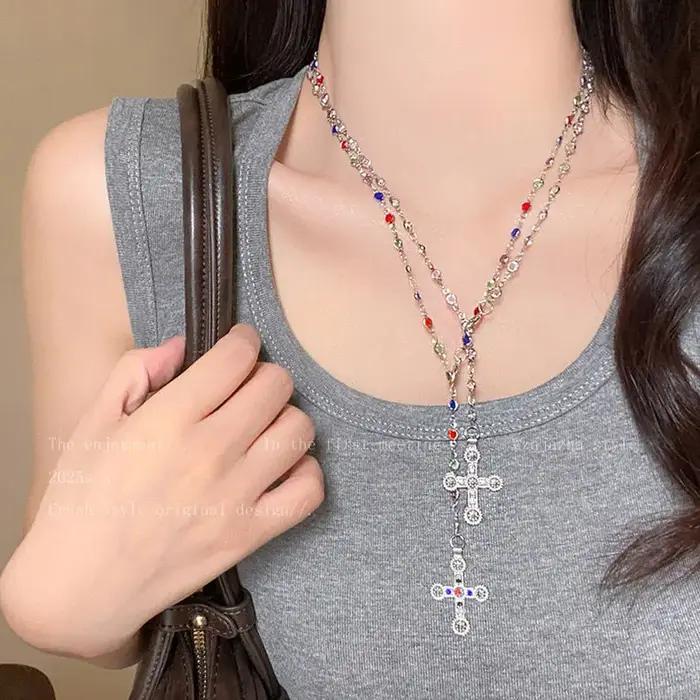 Collier bohème en forme de Y avec chaîne colorée en or ou rouge-marron sertie de cristaux brillants pour femmes occasions spéciales punk