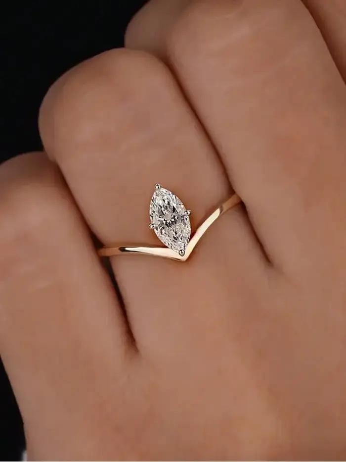 Bague en argent sterling 925 sertie de zirconium blanc élégante à offrir pour femmes occasions spéciales mariage fiançailles
