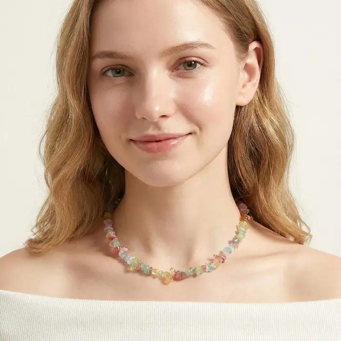 Collier ras du cou en pierres naturelles turquoise et perles de cristal pour femme