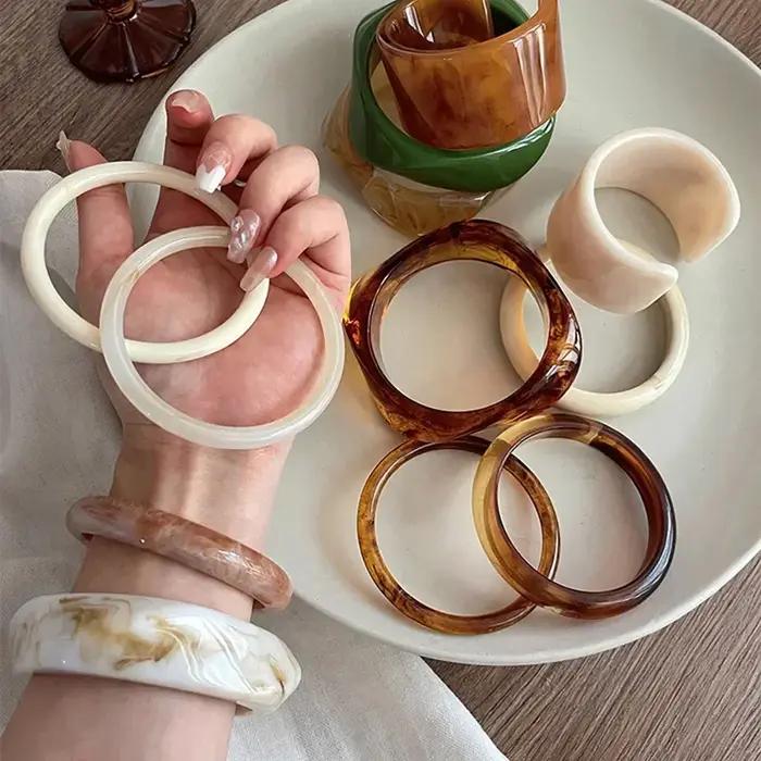 Bracelet carré rond irrégulier torsadé de forme géométrique pour femmes