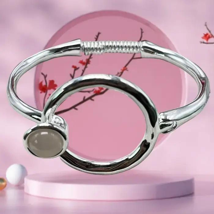 Bracelets de luxe en zircone cubique avec motif de plante pour femmes polyvalents et élégants pour toutes les occasions