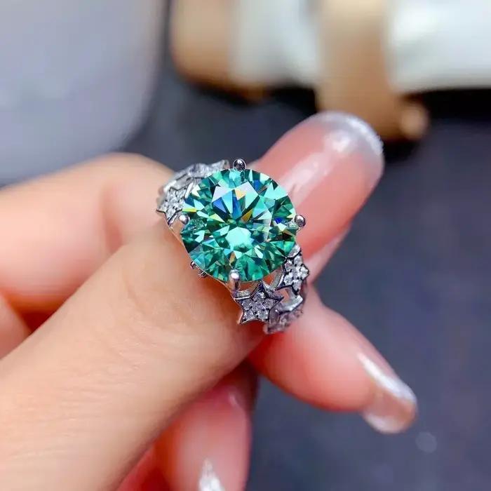 Bague en argent sterling 925 avec croix, alliance romantique et classique pour femmes, bijoux de mariage et d'engagement, cadeau de prestige ``` 这段HTML代码是为一款女性用的银质结婚戒指编写的详细产品描述页面。它遵循了给定的指示,使用了吸引人并激发购买欲望的语言。页面包括了产品的特点、使用场合、维护建议以及常见问题解答(FAQ)。最后还提供了一个SEO友好的产品标题,该标题包含了产品的主要特征和使用场景,同时避免了价格、产地等信息。