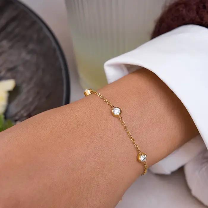 Zora 2 pièces/ensemble Bracelet chaîne en zircon Bracelet ouvert pour femmes Plaqué or 18 carats Bracelet en acier inoxydable Bracelet de mode Bijoux cadeau