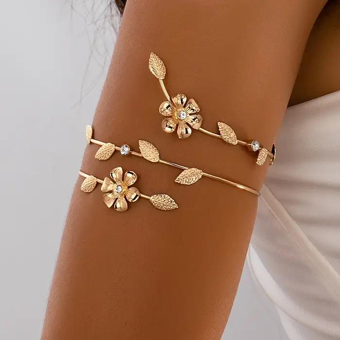 Brassard en forme de vigne florale pour femme en alliage de fer avec nuances de bleu or rose pour toutes les occasions