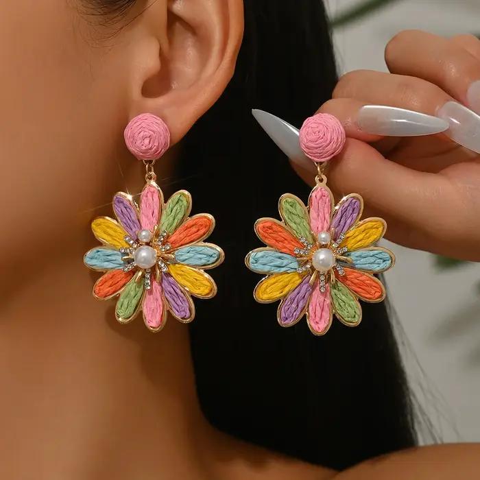Boucles d'oreilles bohémiennes élégantes et colorées en forme de fleur de raphia pour femmes et fill