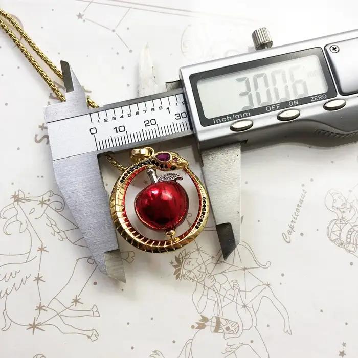 Collier en argent regardé 2021 avec pomme pour femme
