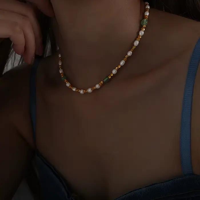 Collier de perles d'eau douce mélangées en pierre naturelle multicolore pour femmes