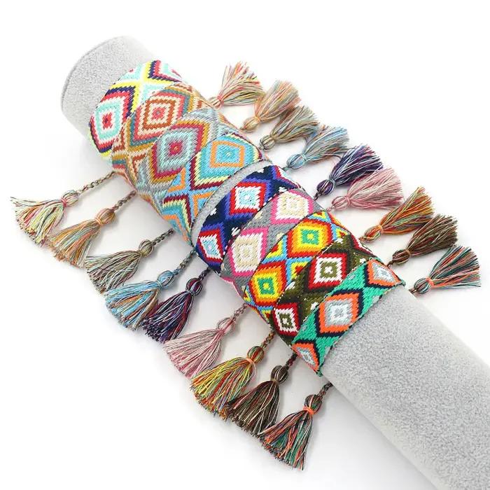 Bracelet Bohème Ajustable à Pompon Fait à la Main pour Femme