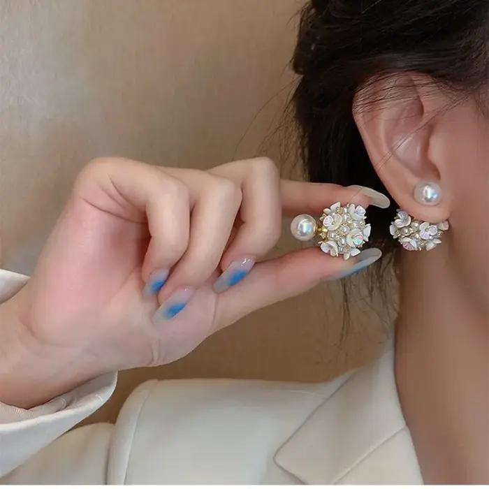 Boucles d'oreilles en perles de fleur de coquille blanche pour femmes