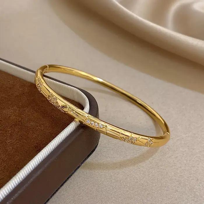 Bracelet fin incrusté de diamants motifs géométriques plaqué or tracker d'humeur cadeau occasion spéciale femme