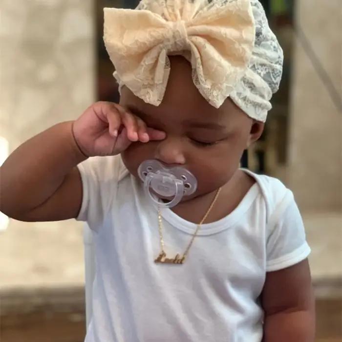 Collier mignon avec nom de bébé pour enfants