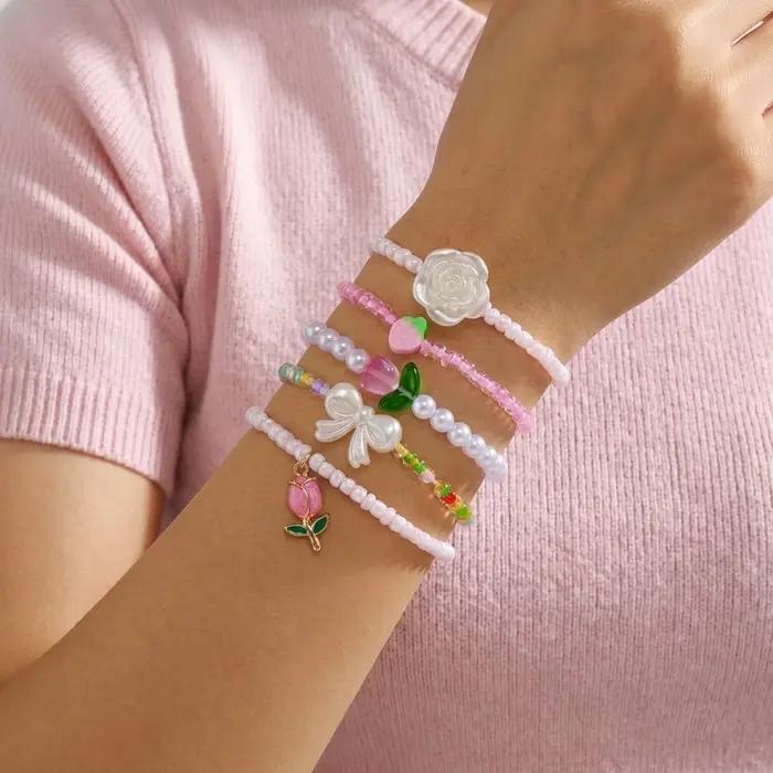 Ensemble de bracelets délicats à fleurs et perles pour femmes
