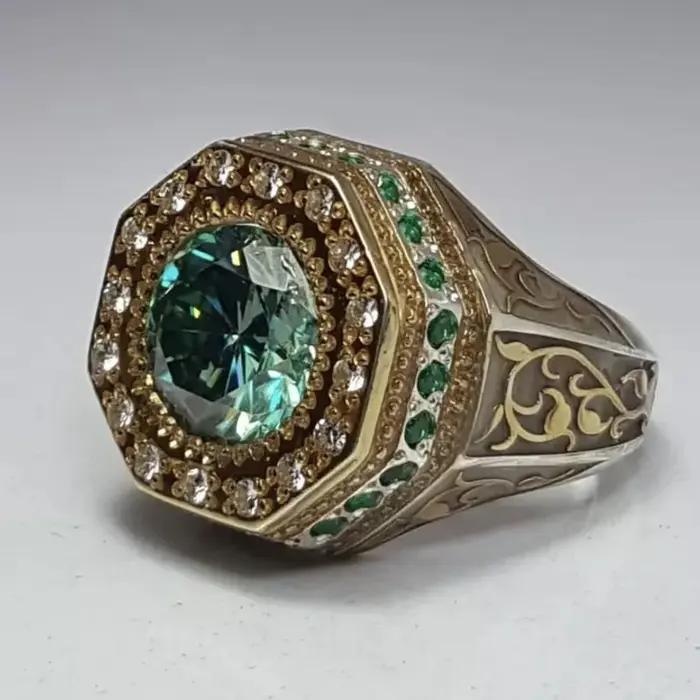 Bague audacieuse rétro à deux tons en alliage avec zirconium pour hommes style urbain et classique moderne polyvalent
