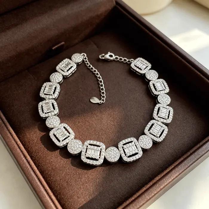 Bracelet tennis rectangulaire en zircon plaqué argent pour femme