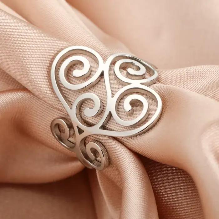 Bague filigrane vintage en acier inoxydable plaqué or 18 carats pour femme occasions spéciales romantique et élégante