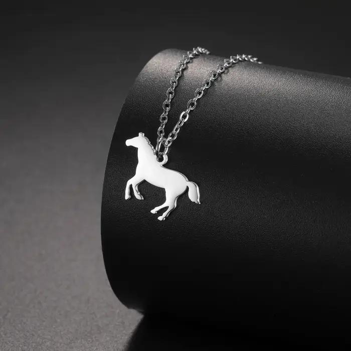 Collier en acier inoxydable avec pendentif cheval pour homme et femme, bijou animal de compagnie romantique et mignon pour occasions spéciales et quotidienne