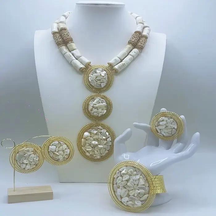 Ensemble de bijoux traditionnels africains en perles de corail pour mariage nigérian