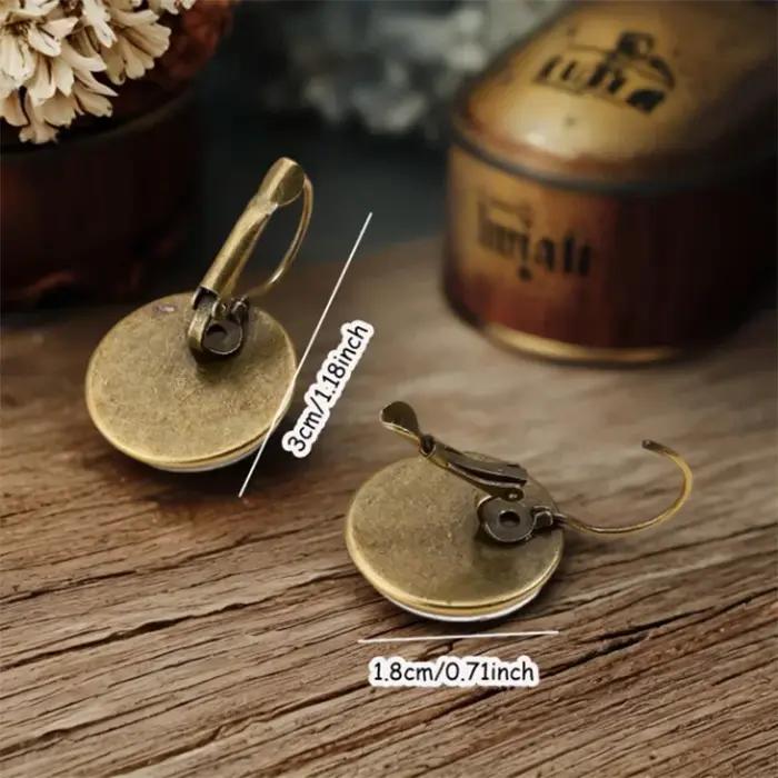 Boucles d'oreilles vintage en verre cabochon avec portrait camée