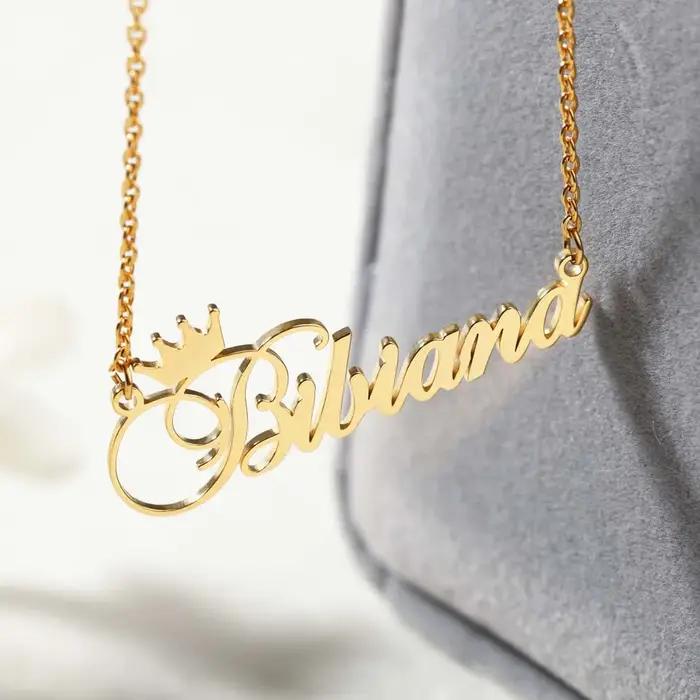 Collier de nom de couronne personnalisé
