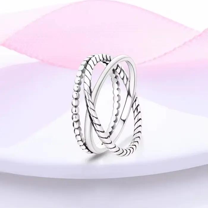 Bague en argent sterling 925 sertie de zirconium blanc élégante à offrir pour femme occasions spéciales anniversaire de mariage