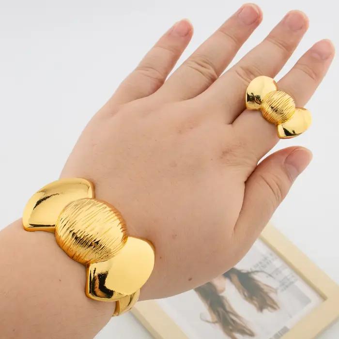 Ensemble de bracelets plaqué or avec bague pour femmes élégant romantique pour mariage fiançailles anniversaire occasions spéciales