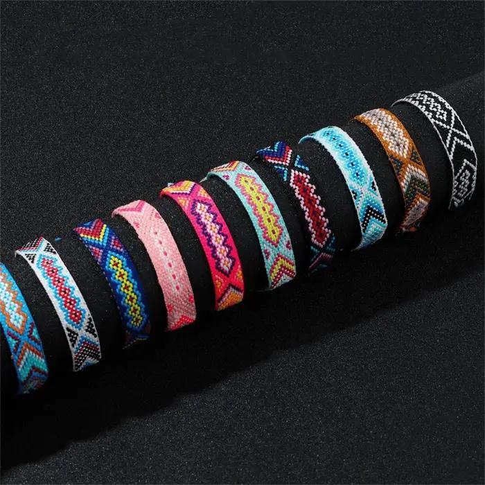 Bracelet d'amitié tissé manuel ensemble de 12 pièces ajustables pour enfants filles et hommes cadeau amical ocassions spéciales coton ajustable entretien facile