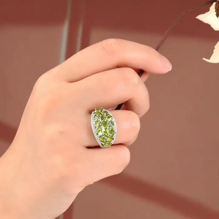 Bague en péridot naturel pour femme