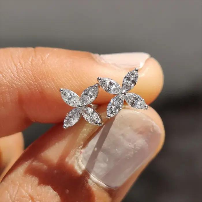 Ensemble de bijoux Moissanite élégants en argent 925 avec certificat pour femmes et occasions spéciales comme les mariages et les anniversaires