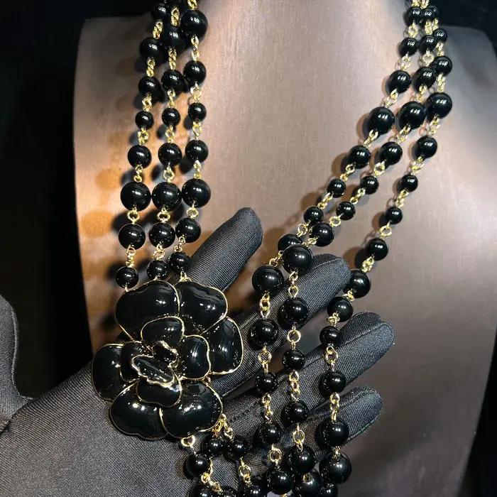 Ensemble de bijoux vintage à la mode pour femmes, collier fleur 3D émail plaqué or, boucles d'oreilles, chaîne extra-longue occasions spéciales
