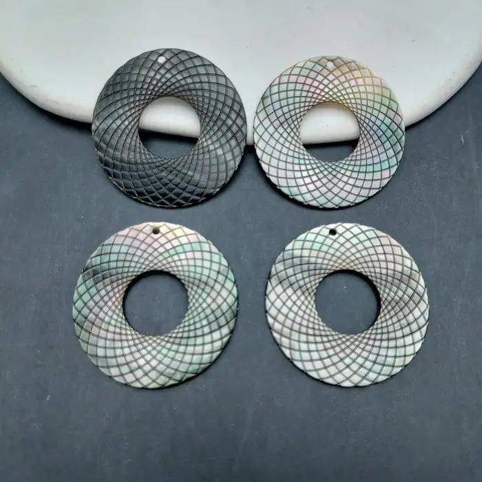4 pièces 35mm naturel nacre Tahiti sculpté à la main pendentif île tropicale bijoux pour boucles d'oreilles