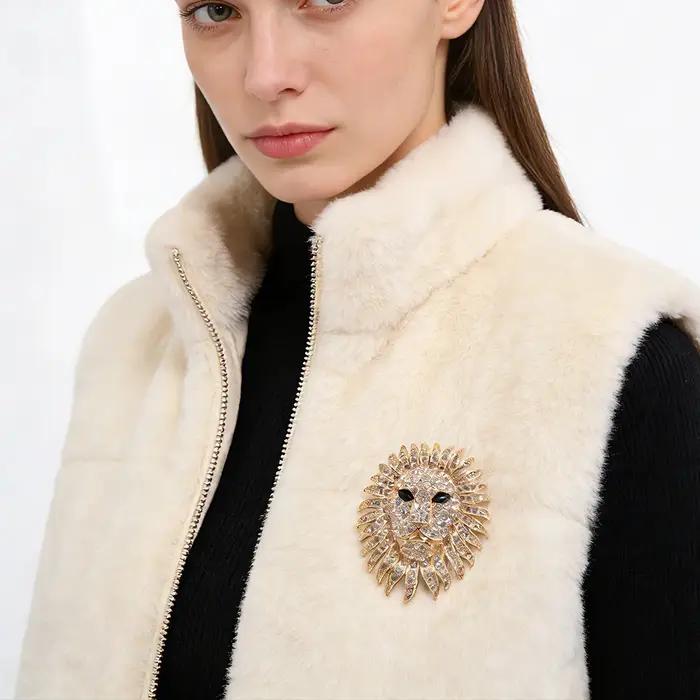 Broche Tête de Lion, Bijou Statement pour Tenues Élégantes