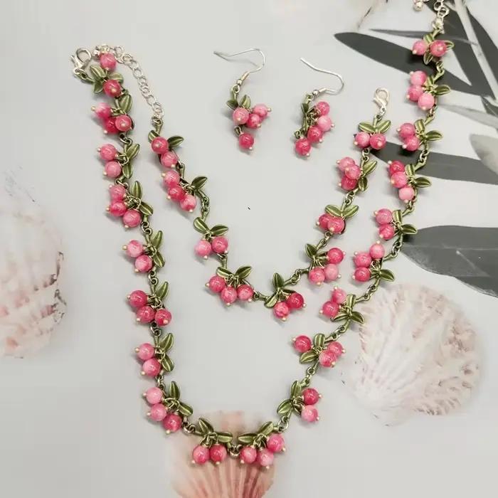 Boucles d'oreilles multicolores Mori en pierre de feuille romantique et douce
