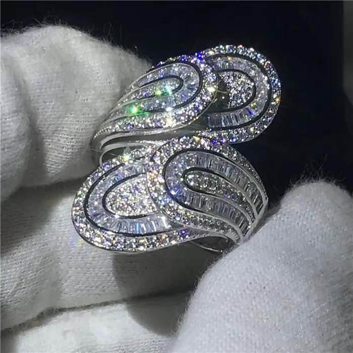 Bague unique à grande fleur en diamant de laboratoire