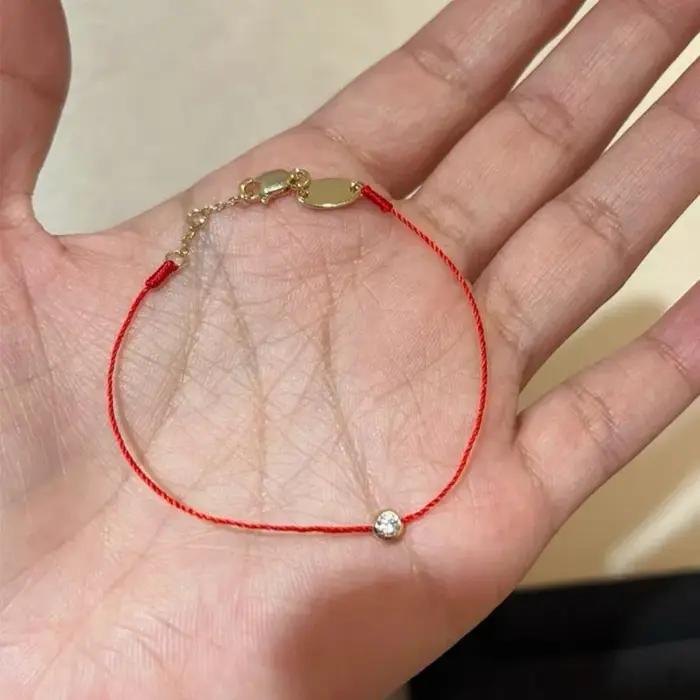 Bracelet élégant et unique en chaîne demi-cordon rouge plaqué or avec diamant