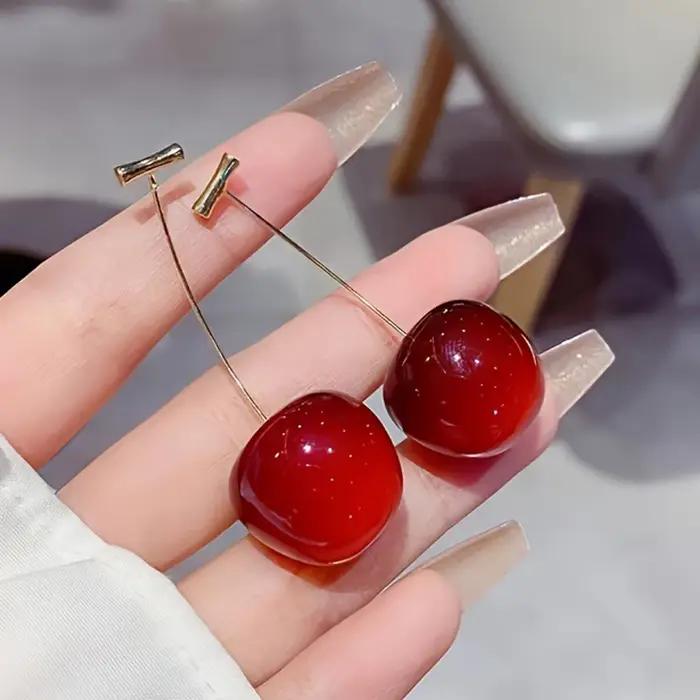 Boucles d'oreilles cerise rouge douce pour femmes