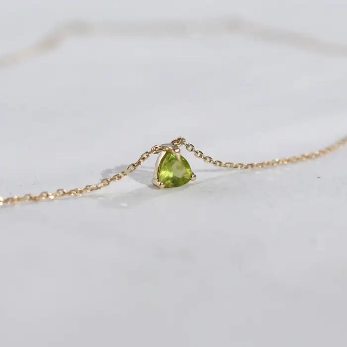 Collier de luxe en argent incrusté vert Olive pour femme